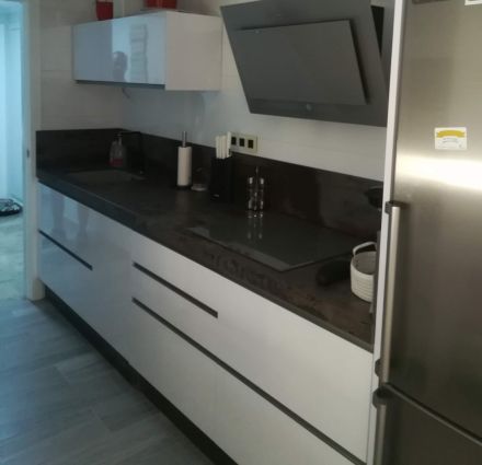 Cocina en blanco y negro